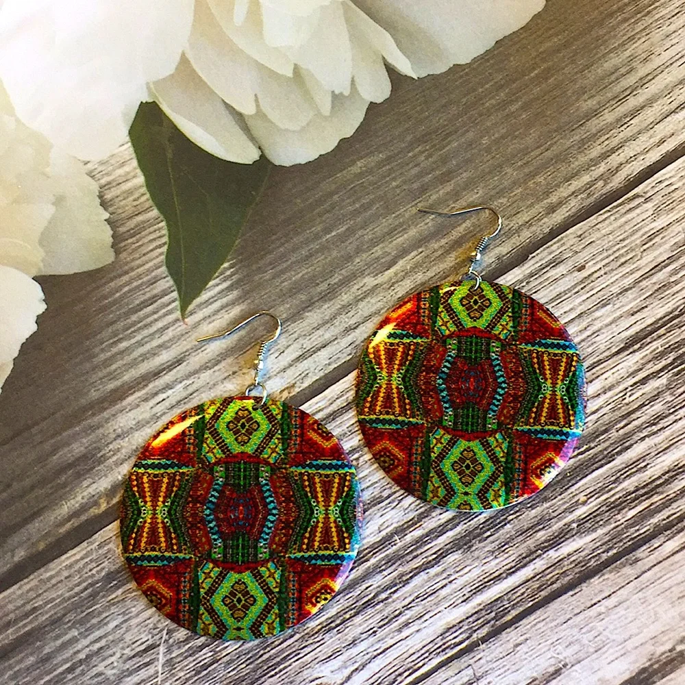 Patterned disc earrings